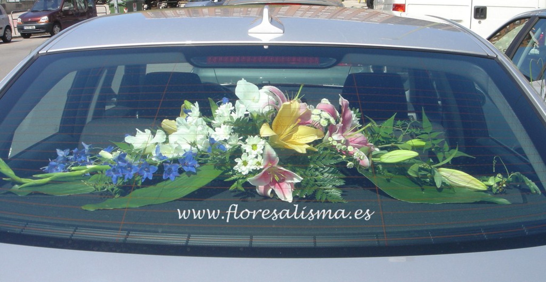Decoración de coche de novia
