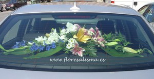 Decoración de coche de novia