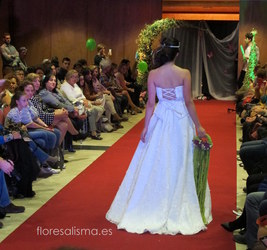 Flores Alisma en La Mia Vida pasarela de la moda en Avilés