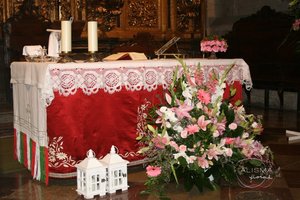 Decoración de boda en la Colegiata de Pravia