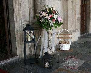 Decoración de boda en la Colegiata de Pravia