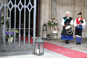 Decoración de boda en la Colegiata de Pravia