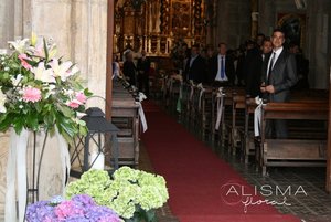 Decoración de boda en la Colegiata de Pravia