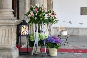 Decoración de boda en la Colegiata de Pravia
