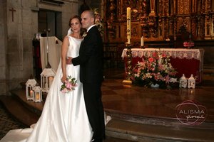 Decoración de boda en la Colegiata de Pravia